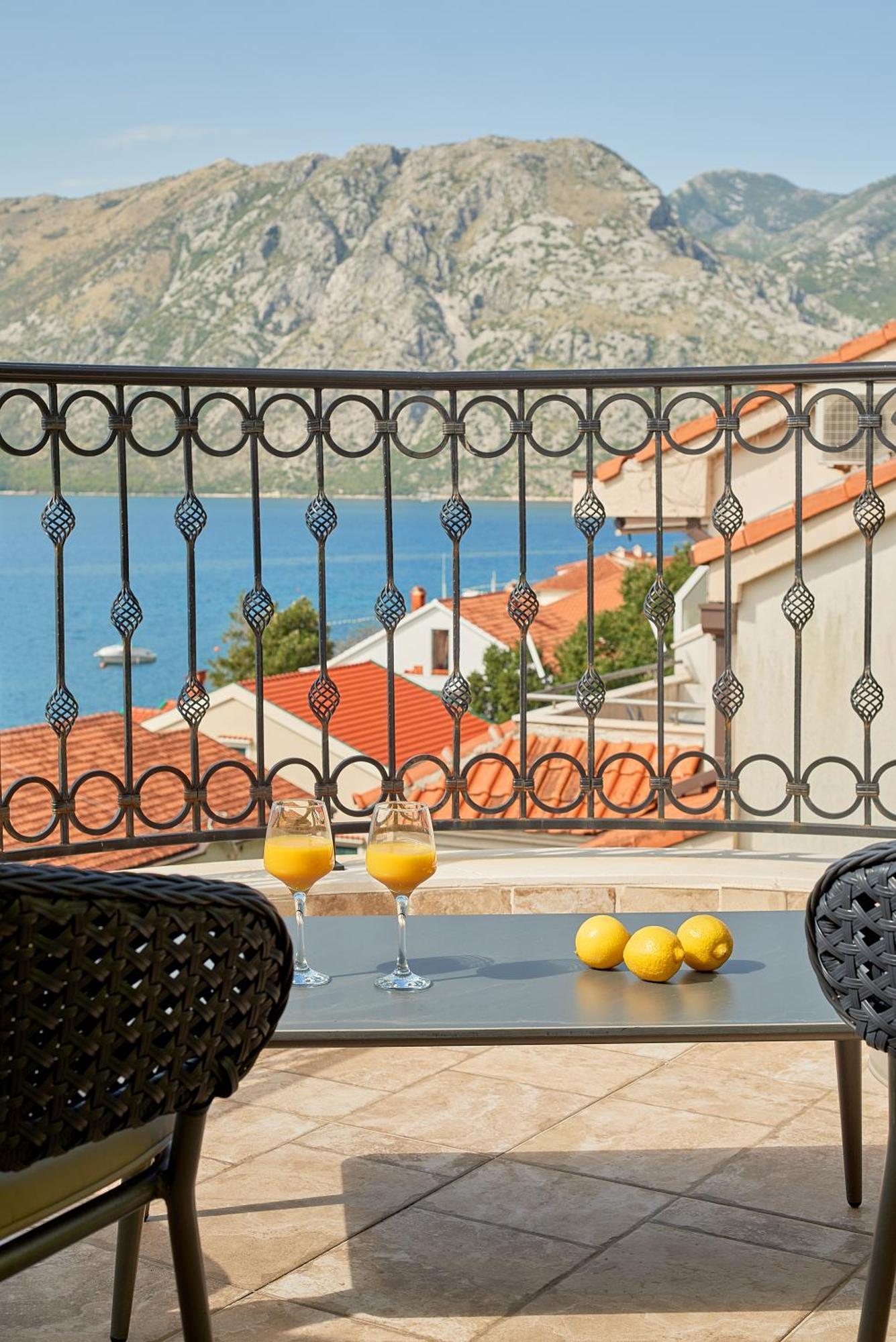 2Montenegro Mimoza Apartments Ντόμπροτα Εξωτερικό φωτογραφία