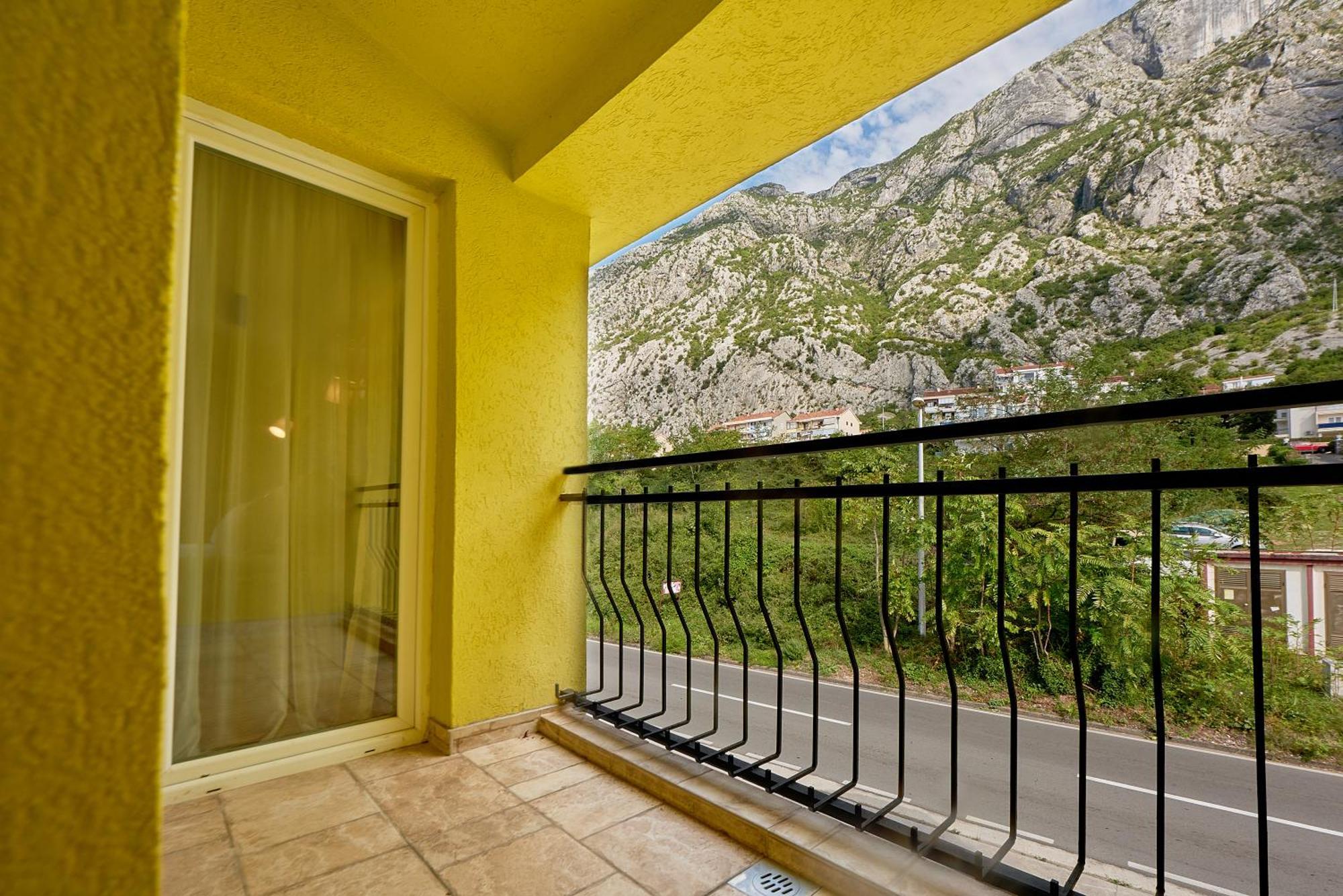 2Montenegro Mimoza Apartments Ντόμπροτα Εξωτερικό φωτογραφία